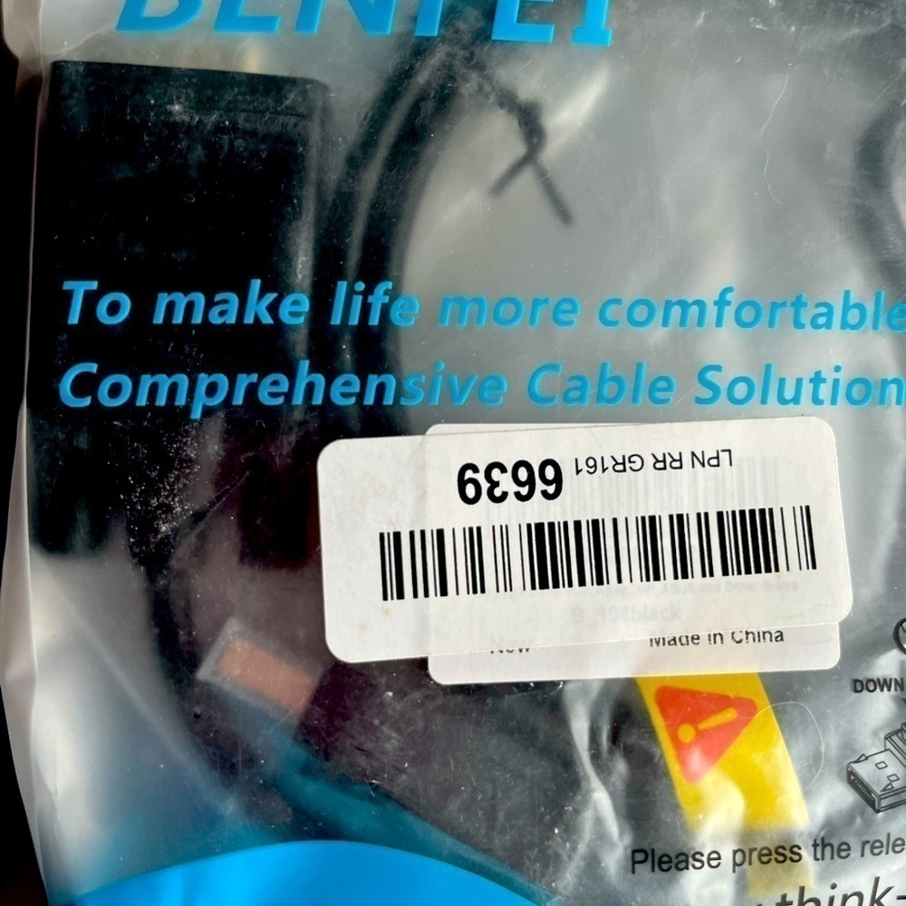 Port To HDMI Cable - Picture 3 of 4
